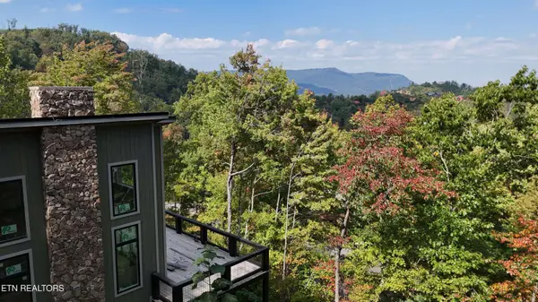 1637 Bench Mountain WAY, Sevierville, TN 37862