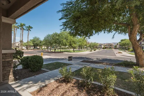 2246 E Fraktur Road, Phoenix, AZ 85040