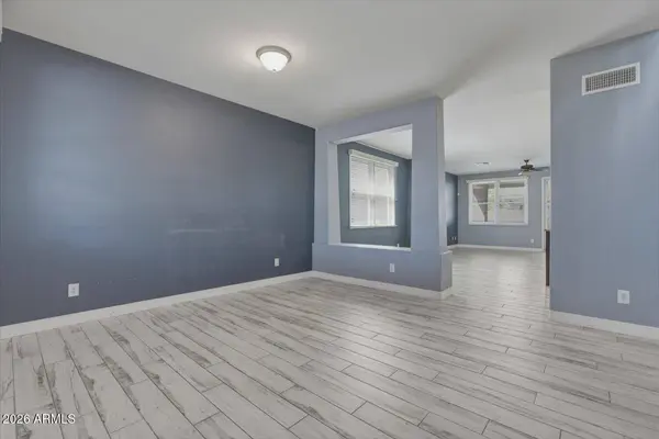 2246 E Fraktur Road, Phoenix, AZ 85040