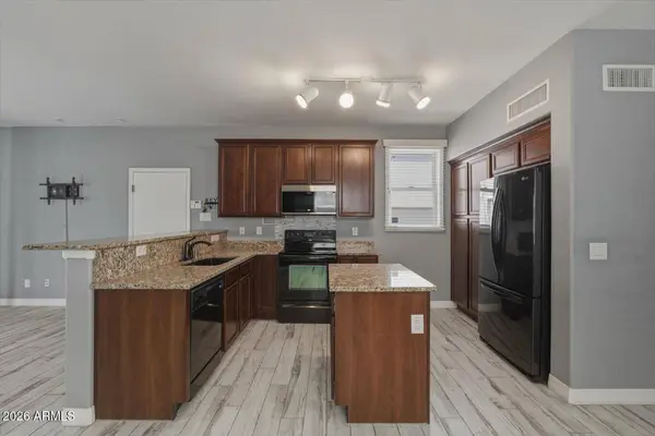 2246 E Fraktur Road, Phoenix, AZ 85040