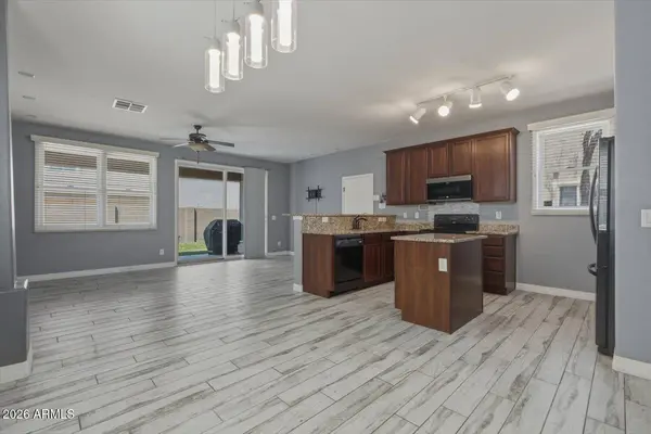 2246 E Fraktur Road, Phoenix, AZ 85040