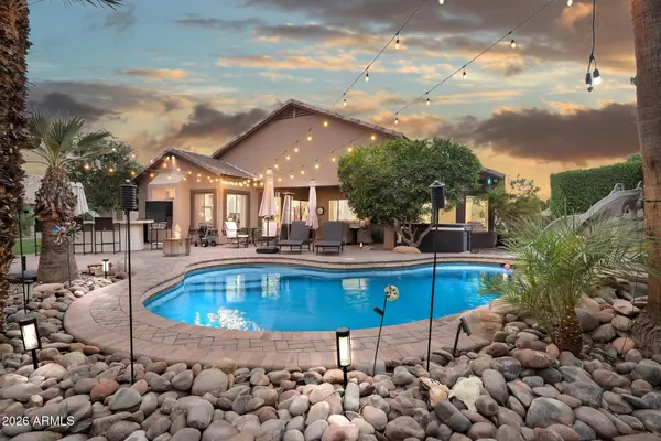 995 S PUEBLO Street, Gilbert, AZ 85233