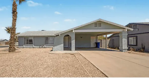 feature image of Luxury Homes with Acreage in Queen Creek: What the Market Looks Like