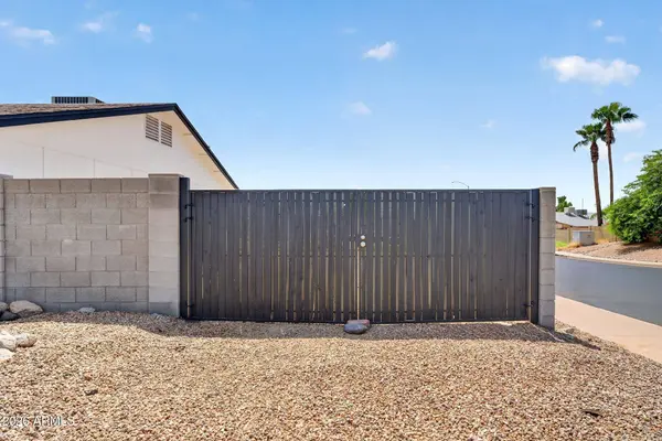 1414 N ROWEN Circle, Mesa, AZ 85207