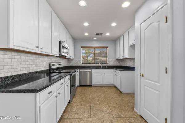 6517 W YELLOW BIRD Lane, Phoenix, AZ 85083