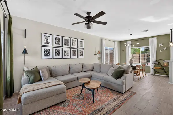 30052 N DESERT WILLOW Boulevard, San Tan Valley, AZ 85143