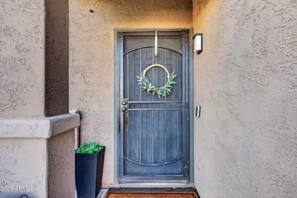 30052 N DESERT WILLOW Boulevard, San Tan Valley, AZ 85143