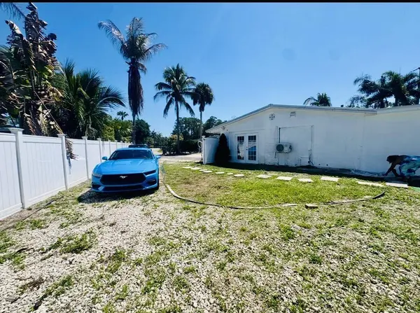 5678 Silvian RD, West Palm Beach, FL 33415