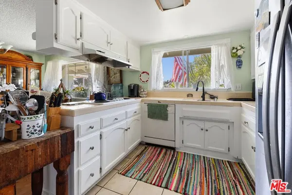 1075 Corona Ln, Costa Mesa, CA 92626