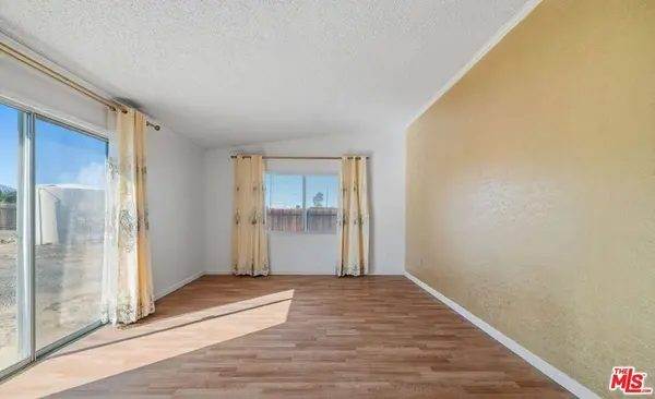 16670 E Avenue T4, Llano, CA 93544