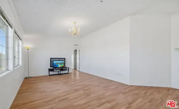 16670 E Avenue T4, Llano, CA 93544
