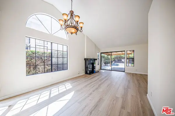 15632 Meadow Dr, Santa Clarita, CA 91387