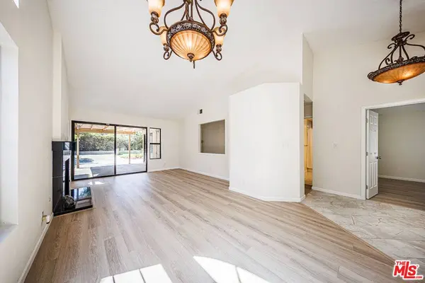 15632 Meadow Dr, Santa Clarita, CA 91387