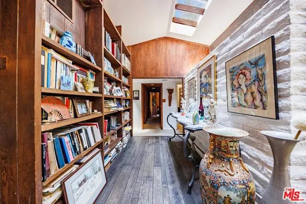 2509 Roscomare Rd, Los Angeles, CA 90077