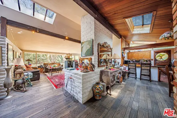 2509 Roscomare Rd, Los Angeles, CA 90077