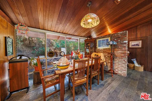 2509 Roscomare Rd, Los Angeles, CA 90077