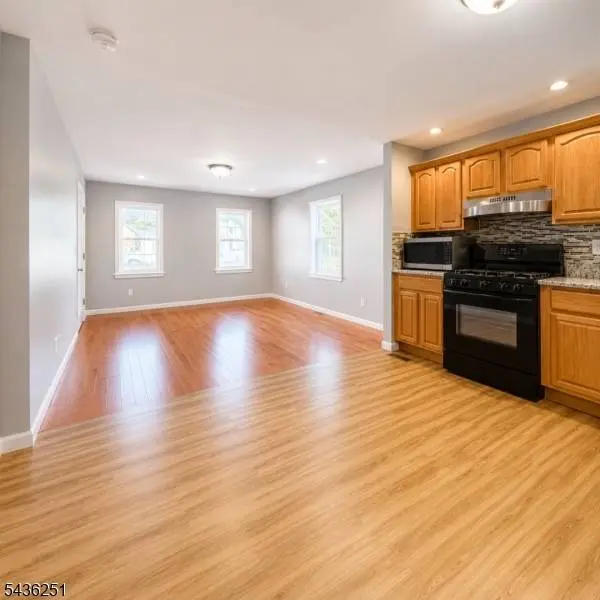 13 Talbot St #1, Montclair Twp., NJ 07042