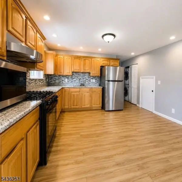 13 Talbot St #1, Montclair Twp., NJ 07042