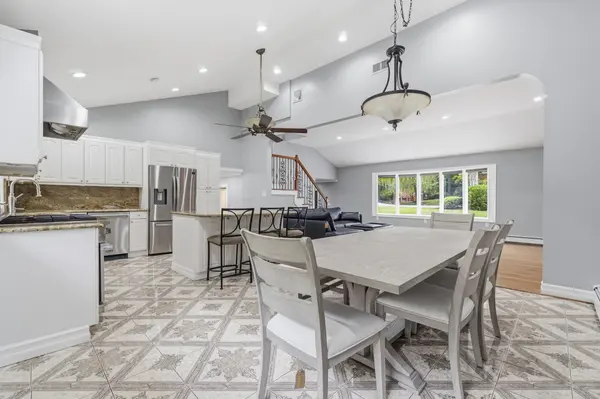 651 Floyd St, Englewood Cliffs, NJ 07632-2049