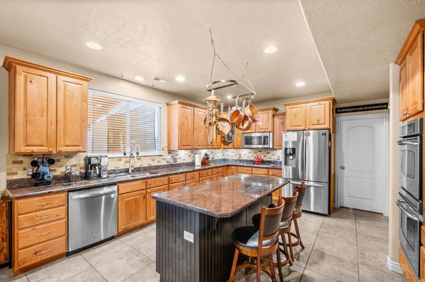 843 W 2400 N, West Bountiful, UT 84087
