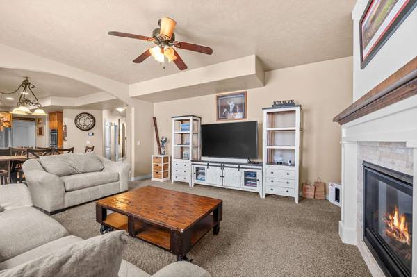843 W 2400 N, West Bountiful, UT 84087