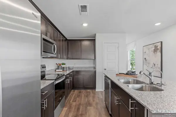 417 Raven Row, Marion, TX 78124