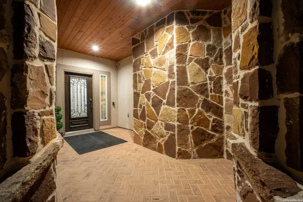 18118 Resort View, San Antonio, TX 78255