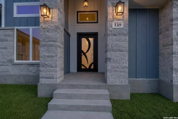 116 PIONEER DR, La Vernia, TX 78121
