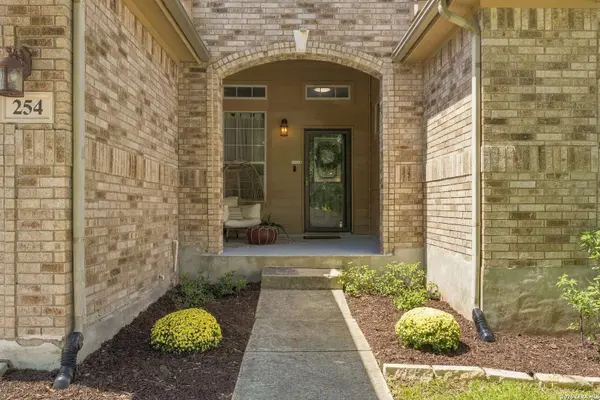 254 MAIDSTONE CV, Cibolo, TX 78108