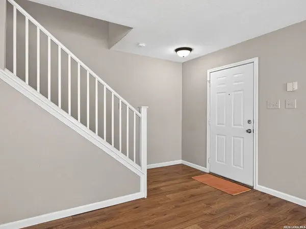 1076 Boxer Pass Dr, Schertz, TX 78154