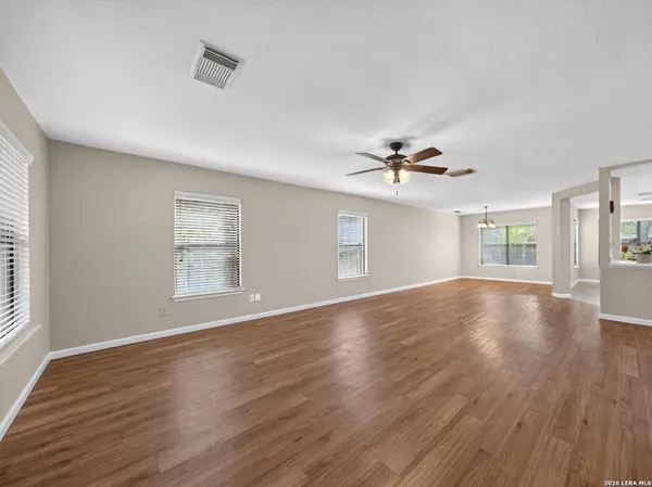 1076 Boxer Pass Dr, Schertz, TX 78154