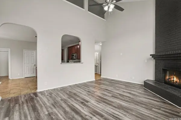 121 YEAGER CIR, Cibolo, TX 78108