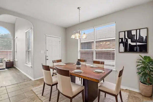121 YEAGER CIR, Cibolo, TX 78108
