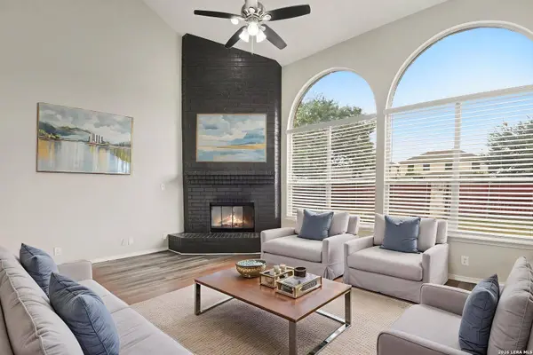 121 YEAGER CIR, Cibolo, TX 78108