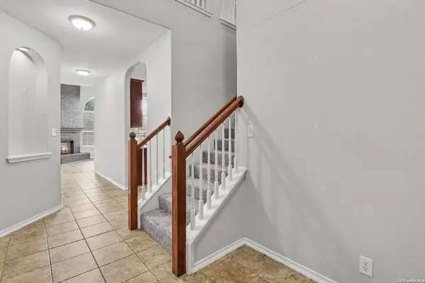 121 YEAGER CIR, Cibolo, TX 78108