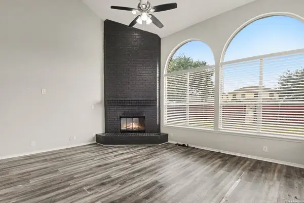121 YEAGER CIR, Cibolo, TX 78108