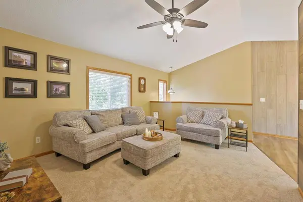 7010 Jorgensen LN S, Cottage Grove, MN 55016