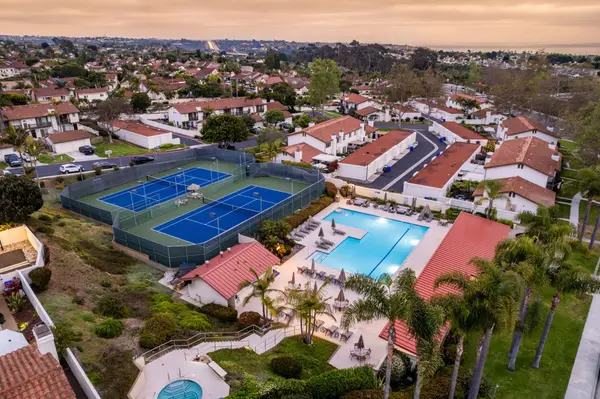feature image of Las Playas vs. Altamira: Comparing Coastal Carlsbad Communities
