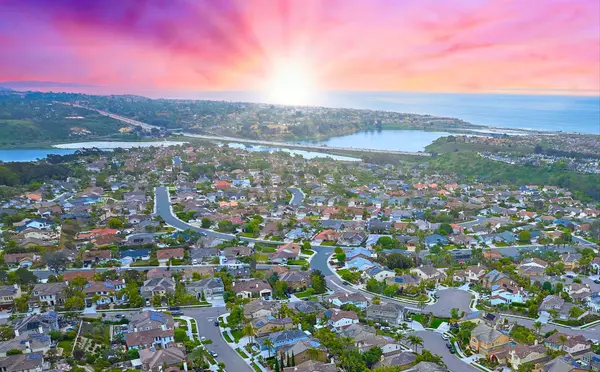 Should You Sell Now or Wait? A Roadmap for Carlsbad Homeowners,Carrie Filla