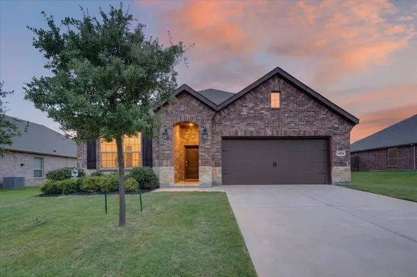 4004 Clearline DR, Forney, TX 75126