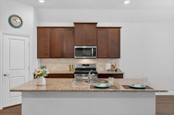 4004 Clearline DR, Forney, TX 75126