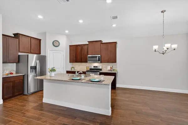 4004 Clearline DR, Forney, TX 75126