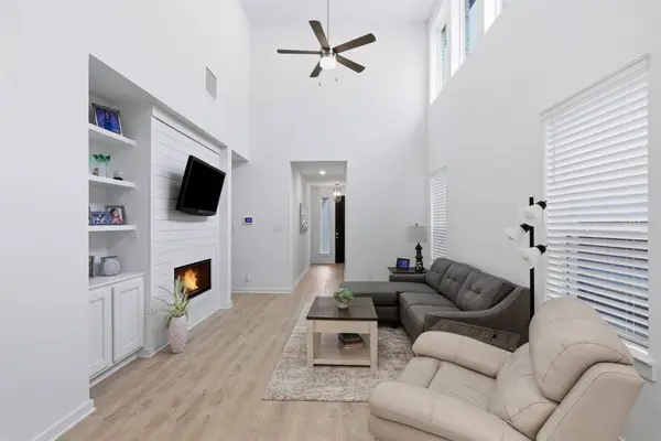 3904 Bison LN, Crandall, TX 75114