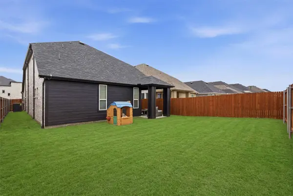 3904 Bison LN, Crandall, TX 75114