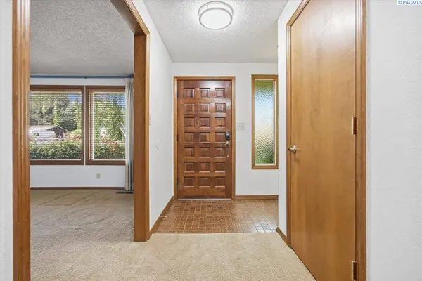 1924 Orchard Way, Richland, WA 99352