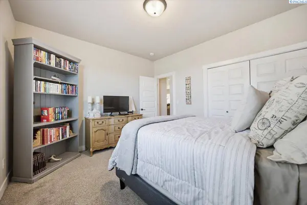 6749 Argos St., West Richland, WA 99353