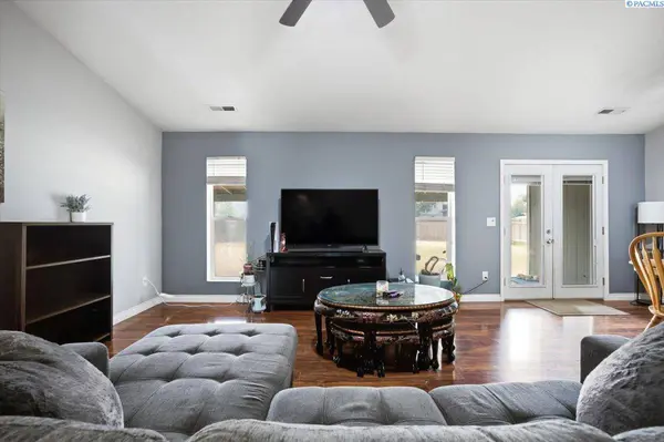 4501 W Grand Ronde Ave, Kennewick, WA 99336