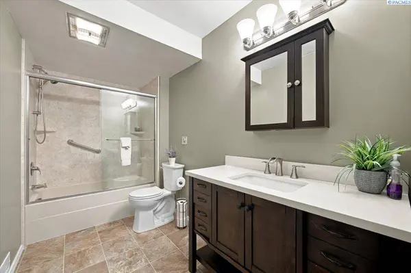 1408 Hunt Avenue, Richland, WA 99354