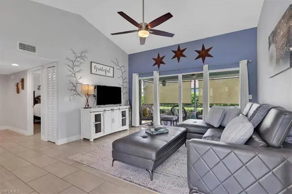 1535 Trafalgar LN #A, Naples, FL 34116