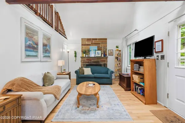 107 Buckhill RD, Albrightsville, PA 18210